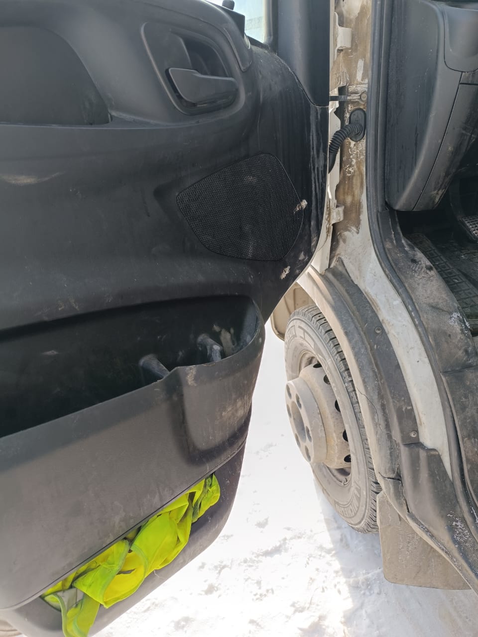 СПЕЦМОБИЛЬ-НН 2818* на шасси IVECO DAILY 4x2 Бортовой (Евроборт) (кат. C) 2017 г. - фото 11